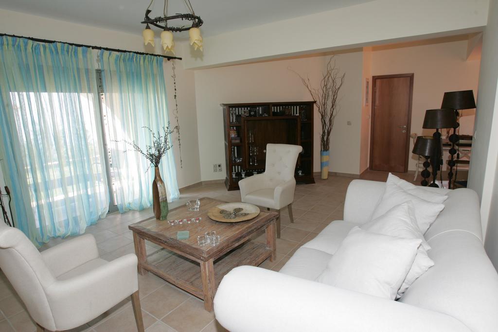 Erofili Villas Lourdata  Ruang foto